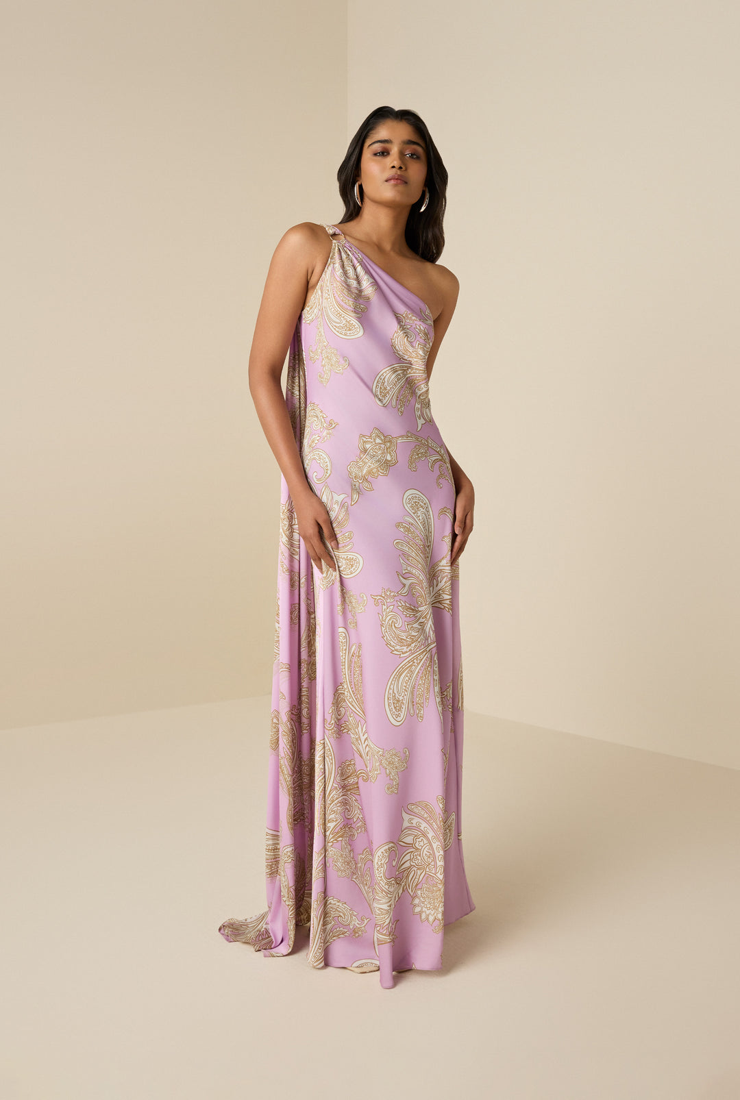 hemant and nandita one shoulder dress Jiah Long the dress features an Dior DIOR black leather Size:EU 43.5 / US 10.5 Asymmetrical hem dress